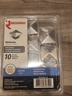 Richelieu McKenzie Brushed Nickel Square Cabinet Knobs (10-Pack)
